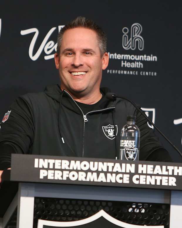 Josh McDaniels (1)